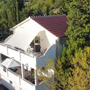 tomo-apartment-starigrad-paklenica.hotelinzadar.com/